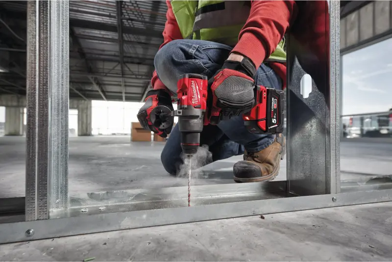 Aku vrtací šroubovák Milwaukee M18 FDD3-402C, vrtačka, 2x aku M18 B4 + nabíječka M12-18 C + kufr, 4933492472 (MI4933492472)